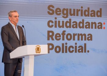 Abinader presenta en detalles los avances de la transformación policial