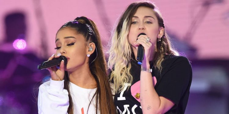 El día en que Miley Cyrus coqueteó con Ariana Grande