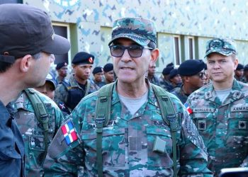 Ministro de Defensa afirma que la frontera está tranquila y segura