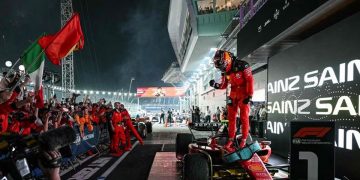 Carlos Sainz ganó el GP de Singapur con su Ferrari y cortó la racha de Verstappen en la Fórmula 1
