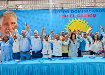 Eduardo Estrella dice trabajan sin descanso para que el presidente Abinader siga cuatro años más en favor de Santiago y el país