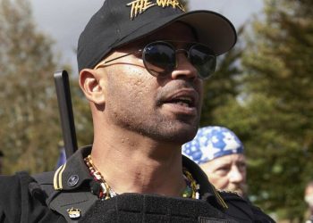 Condenan a 22 años de prisión a Enrique Tarrio, exlíder de los Proud Boys, por su papel en el asalto al Capitolio