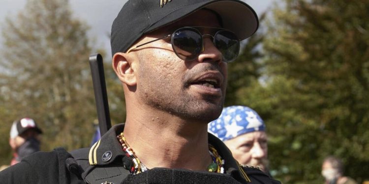 Condenan a 22 años de prisión a Enrique Tarrio, exlíder de los Proud Boys, por su papel en el asalto al Capitolio