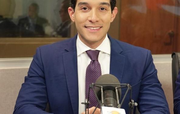Francisco Guillen lidera debate político de precandidatos a diputados por la FP, “acusa al gobierno de populista”