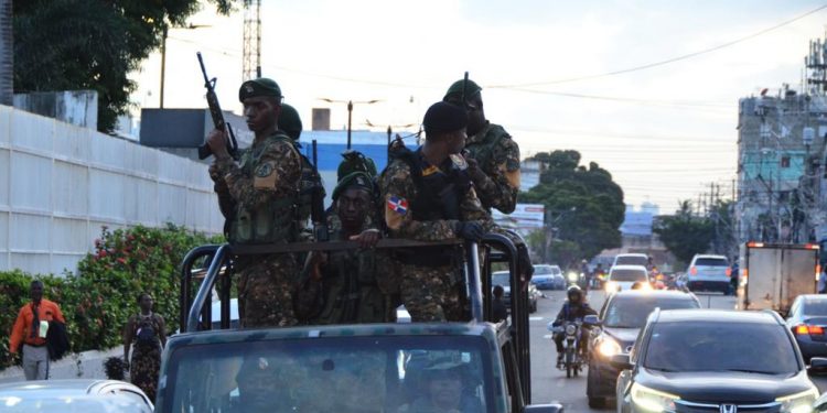 Comando Conjunto Unificado FA y PN despliegan personal y equipo en el sector de Capotillo