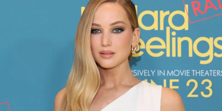 Jennifer Lawrence se ha aumentado los labios