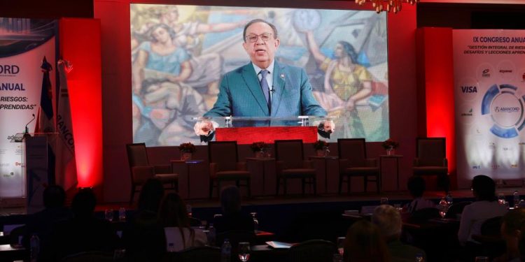 Gobernador del Banco Central destaca robustez del sistema financiero en el cierre del IX Congreso de Abancord