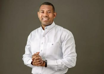 Hipólito Martínez saluda Vista Pública realizará la Cámara de Diputados este viernes en Santiago Oeste