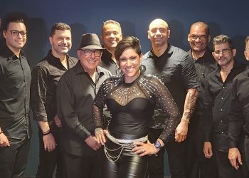 Izis deslumbra en Puerto Rico con su espectacular show en el Blue Dolphin Casino