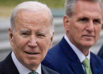 McCarthy anuncia una investigación formal de juicio político contra Biden