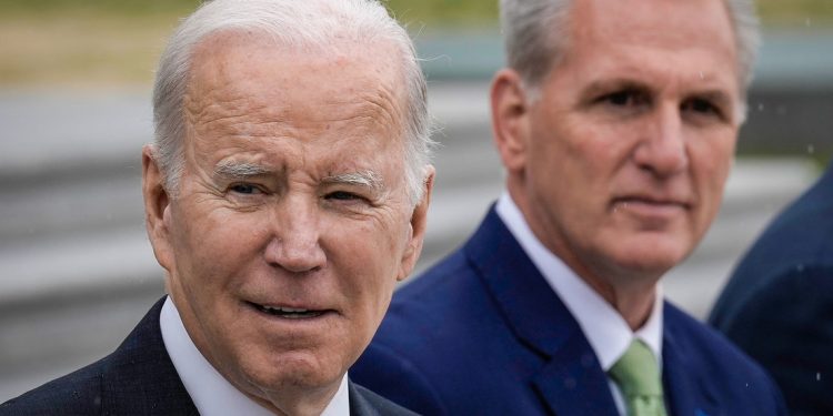 McCarthy anuncia una investigación formal de juicio político contra Biden