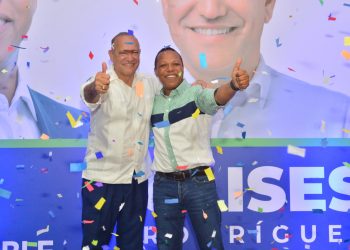 País Posible proclama a Ulises Rodríguez como su candidato a alcalde de Santiago
