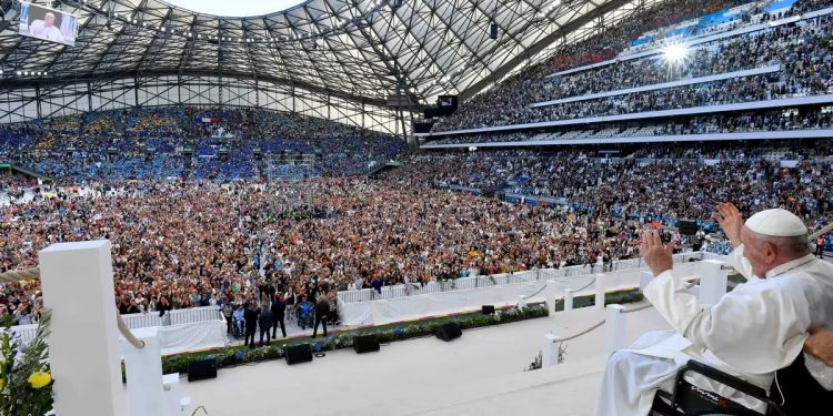 El papa Francisco hizo un llamado para que los migrantes sean bienvenidos en Europa