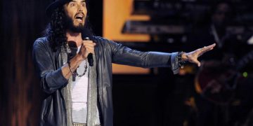 El actor y comediante británico, Russell Brand, es acusado de abuso sexual y violación