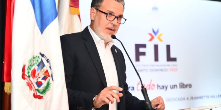 Magistrado Valera Montero diserta sobre impacto de la inteligencia artificial y la virtualidad en los derechos fundamentales