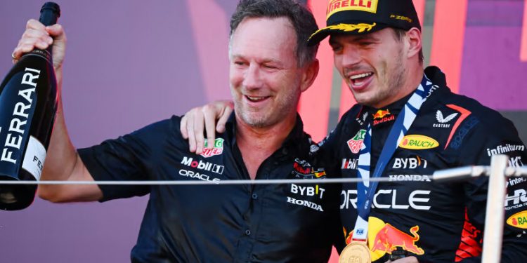 Verstappen arrambla y se queda a las puertas del título