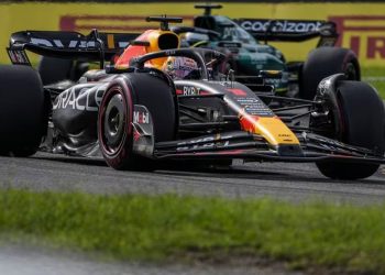 Violenta pole de Max Verstappen; Oscar Piastri lo acompañá en la primera fila