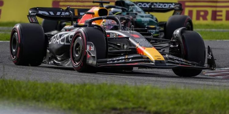 Violenta pole de Max Verstappen; Oscar Piastri lo acompañá en la primera fila