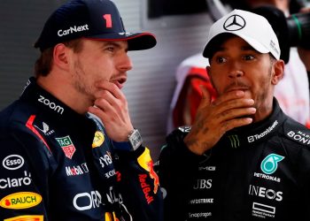Max Verstappen reaviva su rivalidad con Lewis Hamilton: “Tiene celos de mi éxito”