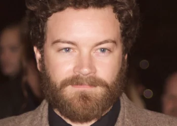 El actor de ‘That ‘70s Show’ Danny Masterson fue sentenciado a al menos 30 años de prisión por la violación de dos mujeres