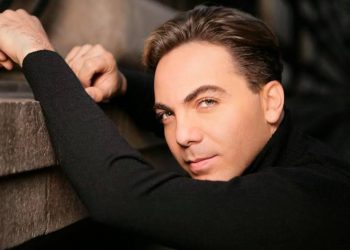 Periodista asegura que Cristian Castro se encuentra en espera de su cuarto hijo a los 48 años