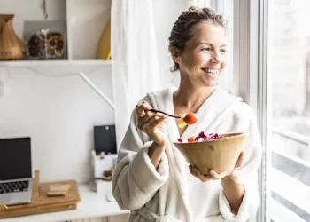 Colesterol: consejos para evitar que aumente con la menopausia