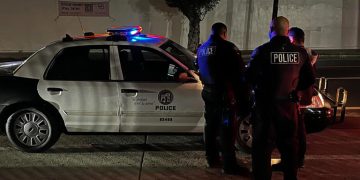 Adolescente de 14 años mata a su madre y hiere de gravedad a su novio en EEUU