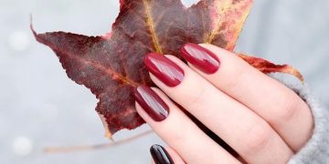 5 manicuras minimalistas rojas para otoño