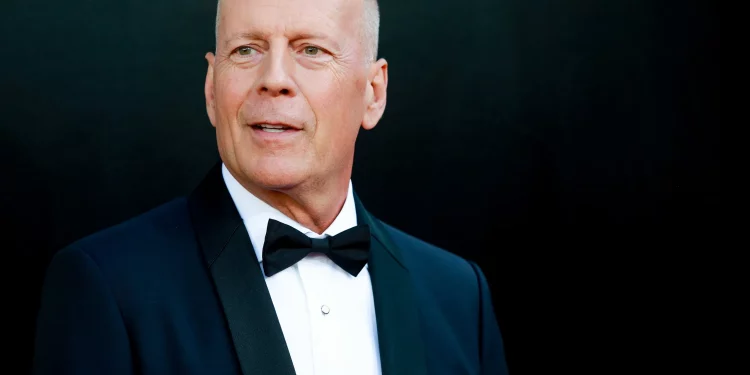 Cómo avanzó el irreversible cuadro de demencia frontotemporal de Bruce Willis: ya no puede leer ni hablar