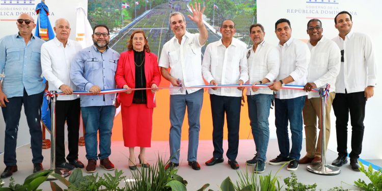 Presidente Abinader deja inaugurado el puente de Pontón en la Vega