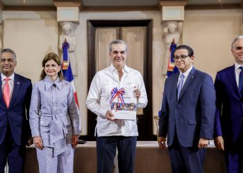 Abinader convoca reunión para intensificar los operativos contra el dengue
