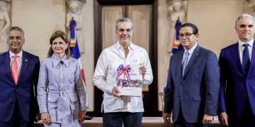 Abinader convoca reunión para intensificar los operativos contra el dengue