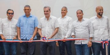 Presidente Abinader inaugura proyectos eléctricos en María Trinidad Sánchez que beneficiarán más de 18 mil clientes