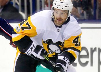 Un jugador de hockey muere tras un «extraño accidente» en pleno partido
