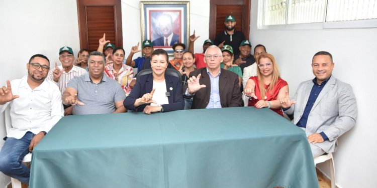 Altagracia González, aspirante a la alcaldía por la FP, convoca acto político «Santiago a una Voz»