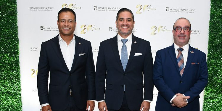 Álvarez Rojas & Asoc Festejan su 20 Aniversario