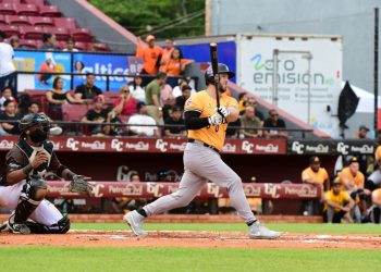 Águilas derrotan Gigantes vía blanqueada