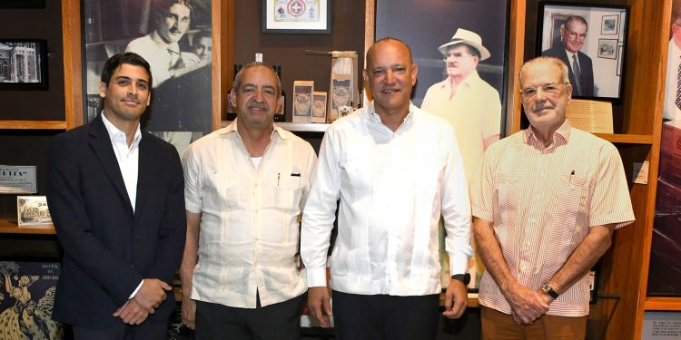 Cortés Hermanos celebra el Día del Cacao con el sector cacaotero, instituciones y personalidades destacadas de la industria