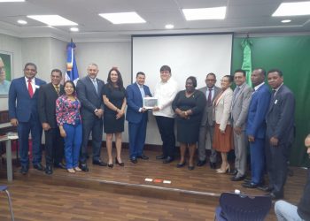 Fuerza del Pueblo presenta propuestas legislativas para el Gobierno 2024-2028 en encuentro con diputados