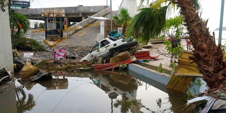 Gobierno de México confirma 27 muertos y 4 desaparecidos tras el paso del huracán Otis