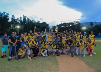 Granjeros de Moca obtienen décimo cetro en Liga Nacional de Béisbol de Verano
