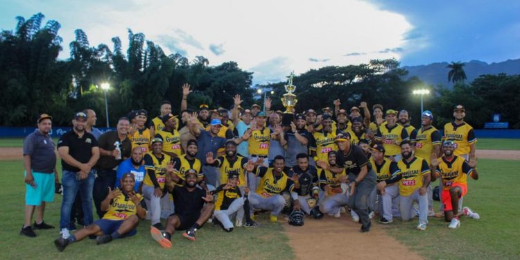 Granjeros de Moca obtienen décimo cetro en Liga Nacional de Béisbol de Verano