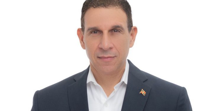 COMOBIS designa a Hamlet Mota Portes secretario general interino