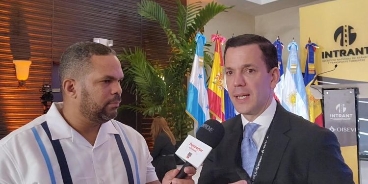Hugo Beras: Gobierno está decidido a impulsar la movilidad eléctrica