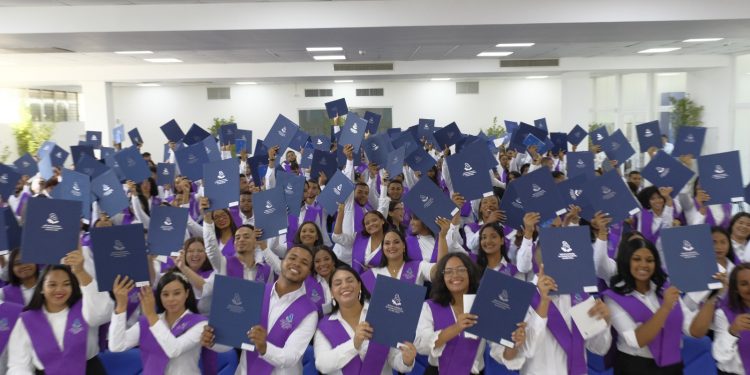 ISFODOSU entrega al Cibao 313 nuevos docentes de excelencia en 2023