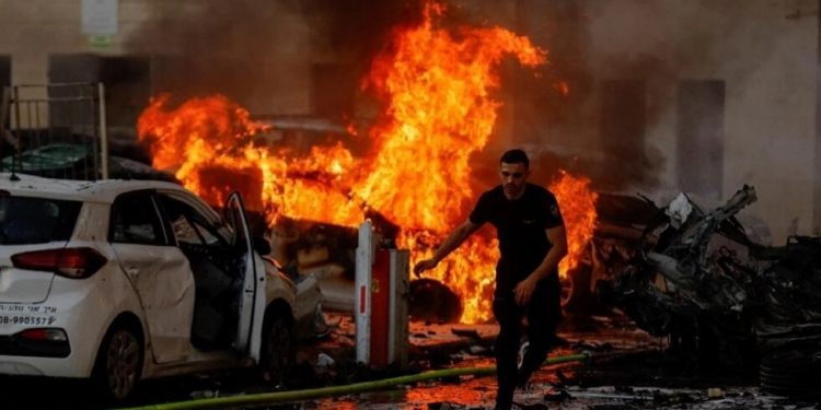 Gaza e Israel entran en guerra tras un ataque sin precedentes desde la Franja