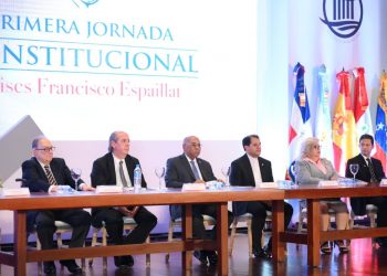 “Usted dejará la vara muy alta”, dice rector de PUCMM a Milton Ray Guevara
