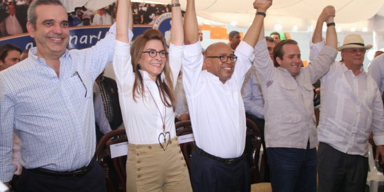 PRM proclama Abinader como su candidato presidencial