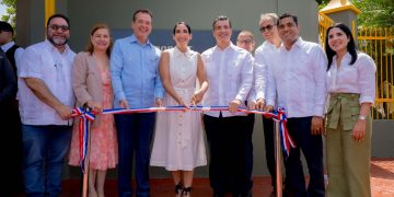 Popular, MICM y Primera Dama remozan parque infantil municipal La Vega
