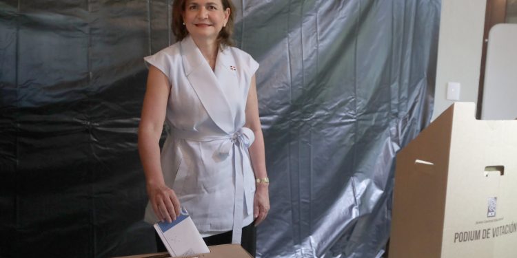 Vicepresidenta Raquel Peña aceptaría ser compañera de boleta de Abinader de nuevo